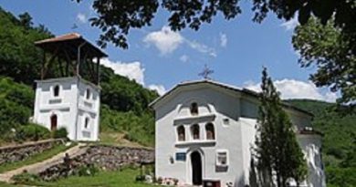 Отац Илија донео свети огањ из Јерусалима и од тада се непрестано догађају ЧУДА за које свако треба да чује! Отац Илија донео свети огањ из Јерусалима и од тада се непрестано догађају ЧУДА за које свако треба да чује!